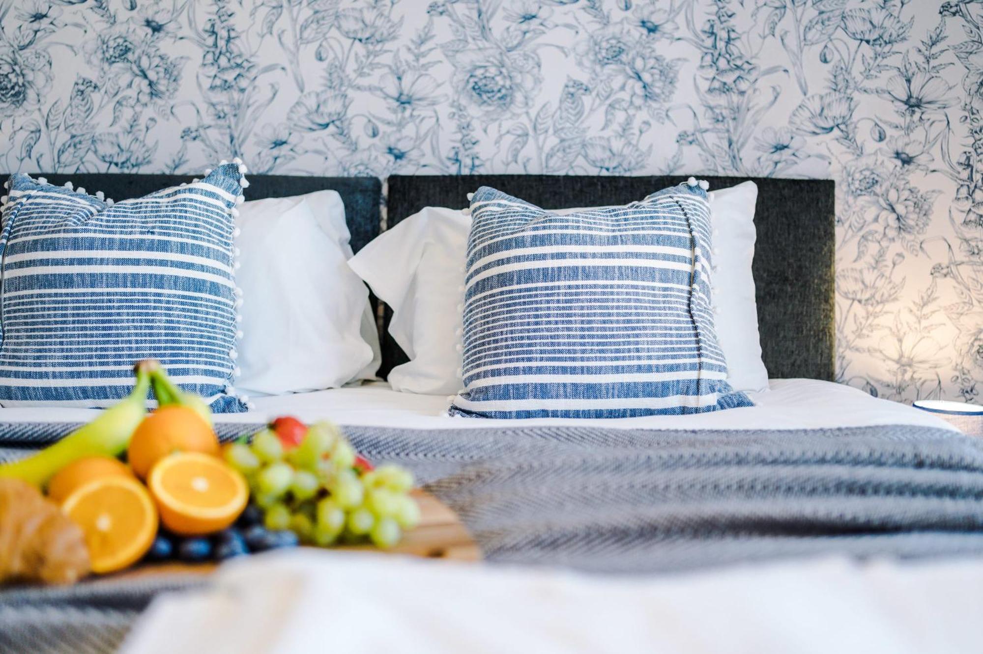 Rest&Recharge At Waterway House Villa แมนเชสเตอร์ ภายนอก รูปภาพ